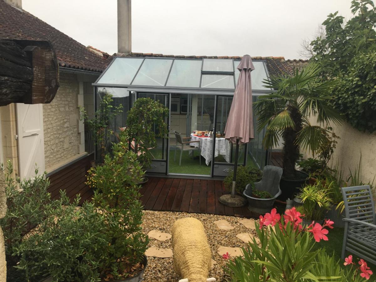 Suite En Terrasse A Cognac Eksteriør billede